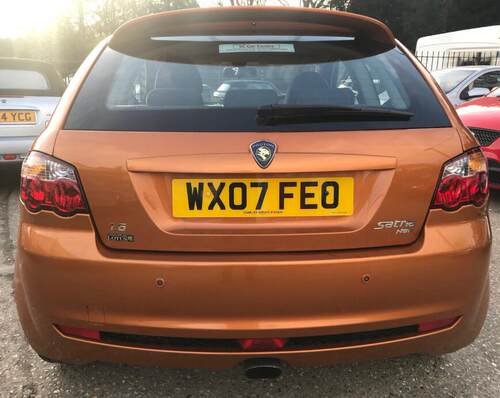 适用Proton Satria Neo后雨刷片汽车刮雨器水拨胶条后窗雨刮摇臂