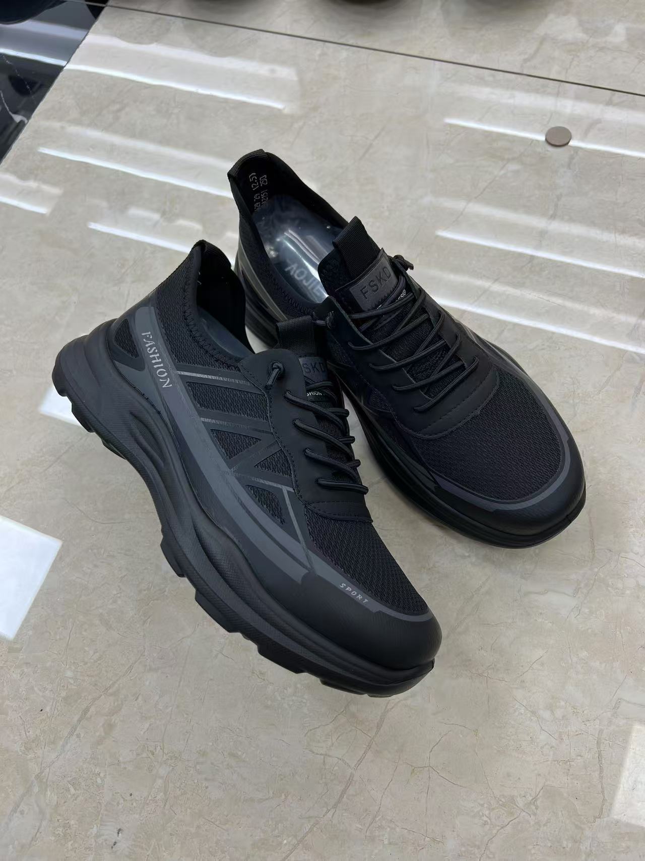 澳杰男鞋2025秋超轻款一脚蹬软底百搭休闲潮鞋网面透气男款运动鞋