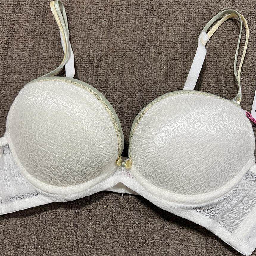 衣恋body pops象牙白S64别致撞色肩带舒适有钢圈女士文胸BRA24A31
