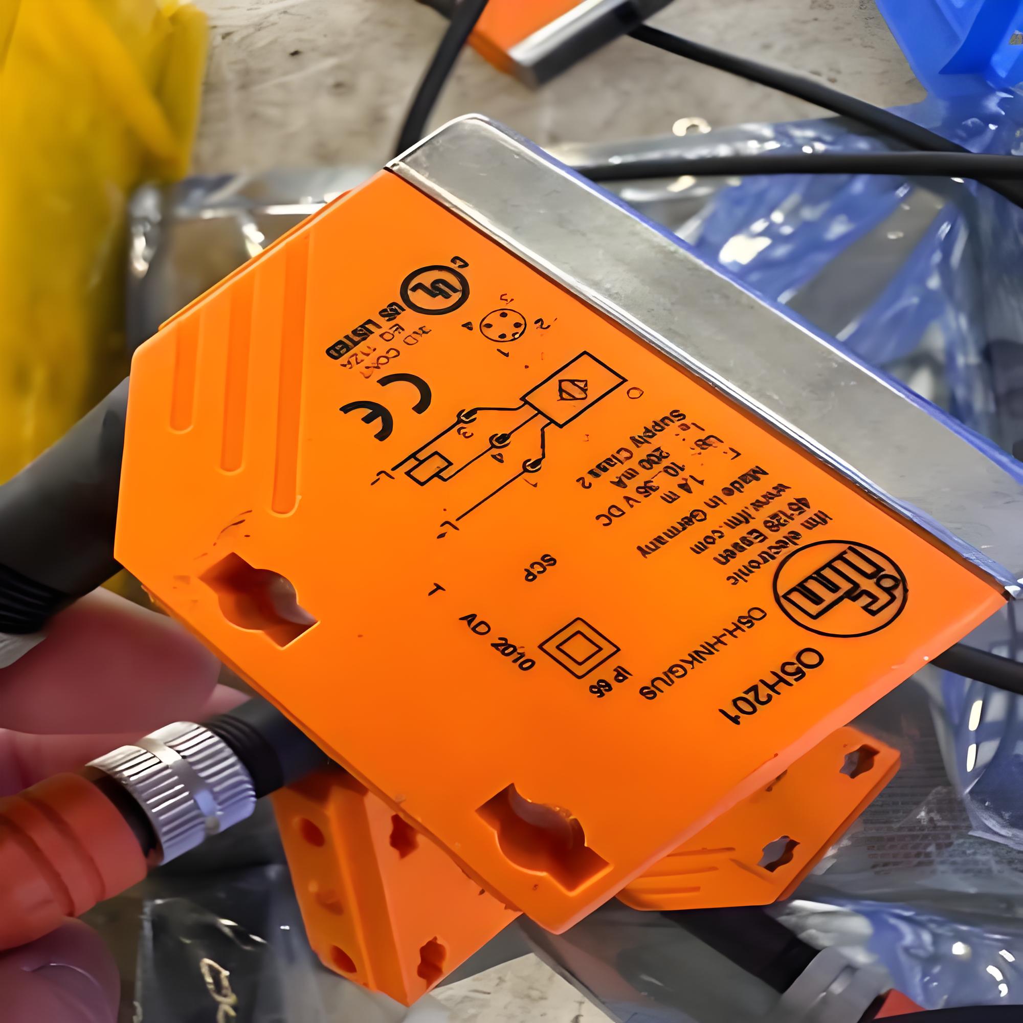 全新原装正品易福门漫反射光电开关传感器O5H500 O5P500 O5P503 - 实物图