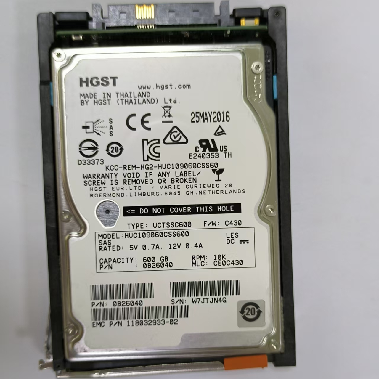 日立300GSAS服务器硬盘，2.5寸