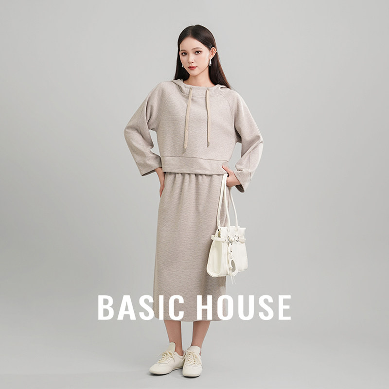 Basic House/百家好 慵懒风连帽卫衣两件套装女高级感半身裙套装