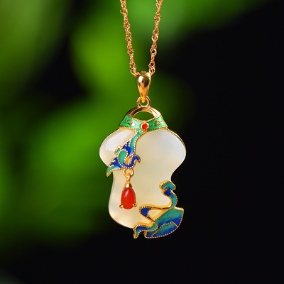 S925银镶嵌和田玉旗开得胜珐琅配南红吊坠26711