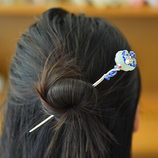 925银镶嵌和田玉珐琅如意锁发簪925银镶嵌和田玉珐琅如意锁3075