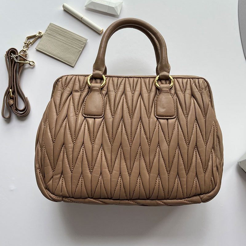 （清仓）欧美时尚手提包羊皮褶皱包 女士单肩斜挎包大包包褶皱包