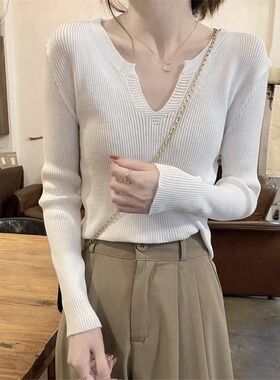 韩版灰色V领针织衫女秋冬2023新款百搭时尚修身显瘦长袖打底上衣