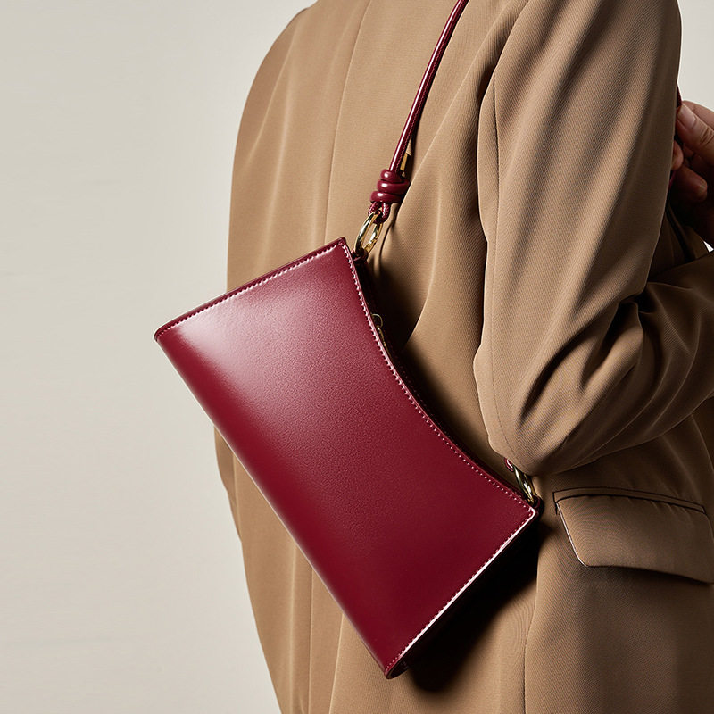 2025法式腋下包包法棍包单肩包女士2022新款轻奢高级感真皮女包,箱包皮具/热销女包/男包,单肩包,淘宝优惠券,粉丝福利购,淘宝优惠卷