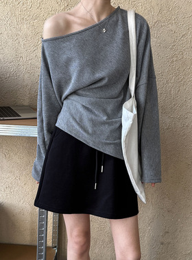 鹿西 高级感不规则斜肩卫衣女新款小众设计褶皱开叉收腰上衣2889