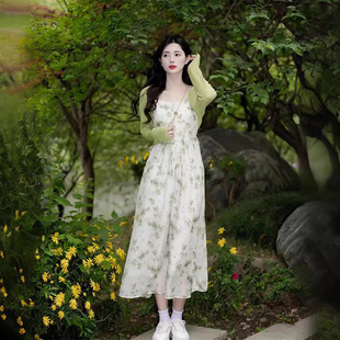 两件套绿色小清新夏季吊带连衣裙森系法式气质桔梗长裙子女套装潮