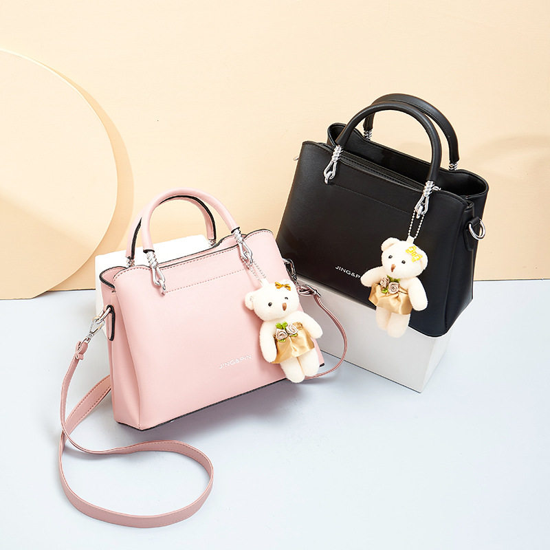 时尚手提包女2025新款休闲女士单肩包大容量PU皮小熊挂件女包,箱包皮具/热销女包/男包,单肩包,淘宝优惠券,粉丝福利购,淘宝优惠卷