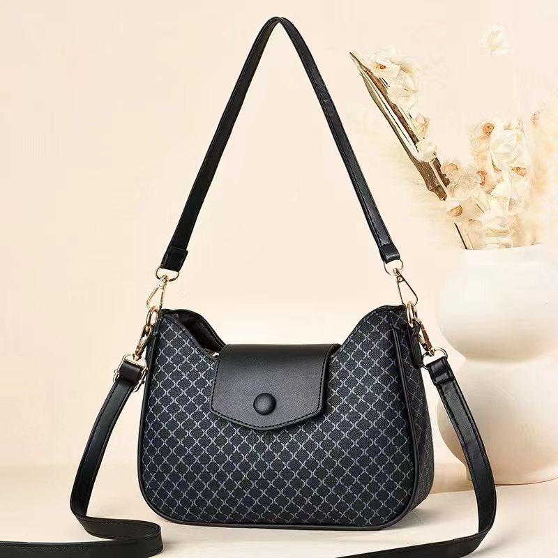 女士单肩包斜挎包今年流行腋下包女跨境小众设计包包女包高级质感,箱包皮具/热销女包/男包,单肩包,淘宝优惠券,粉丝福利购,淘宝优惠卷