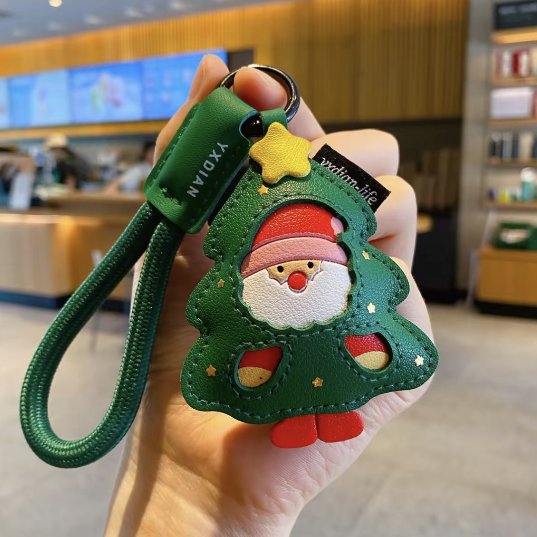 2026新款皮质圣诞挂件钥匙扣可爱汽车钥匙链书包挂饰圣诞节礼物