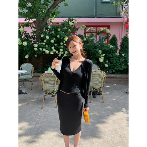 Rian trea雨婷 轻熟风连衣裙女温柔休闲修身显瘦开衫吊带半裙套装