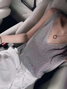 复古重工亮钻洋气V领高级感灰色背心女夏季2024外穿百搭无袖上衣