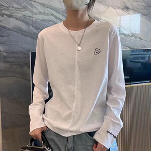 刺绣爱心打底衫2025春装新款纯色百搭圆领上衣宽松显瘦长袖T恤女