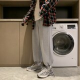 灰色