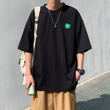 黑色
