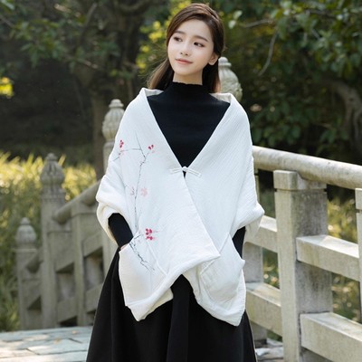 翠微 清仓秋冬中式复古白色手绘纯棉盘扣夹棉大披肩保暖汉服外披