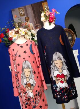 店铺转项经营全场甩卖女童春秋针织印花两色长袖T恤裙打底外穿