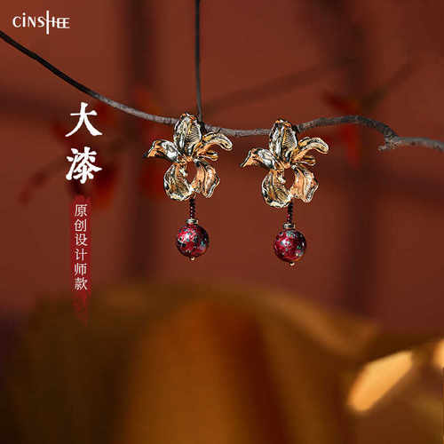 精致琉璃流苏银色花朵耳饰时髦