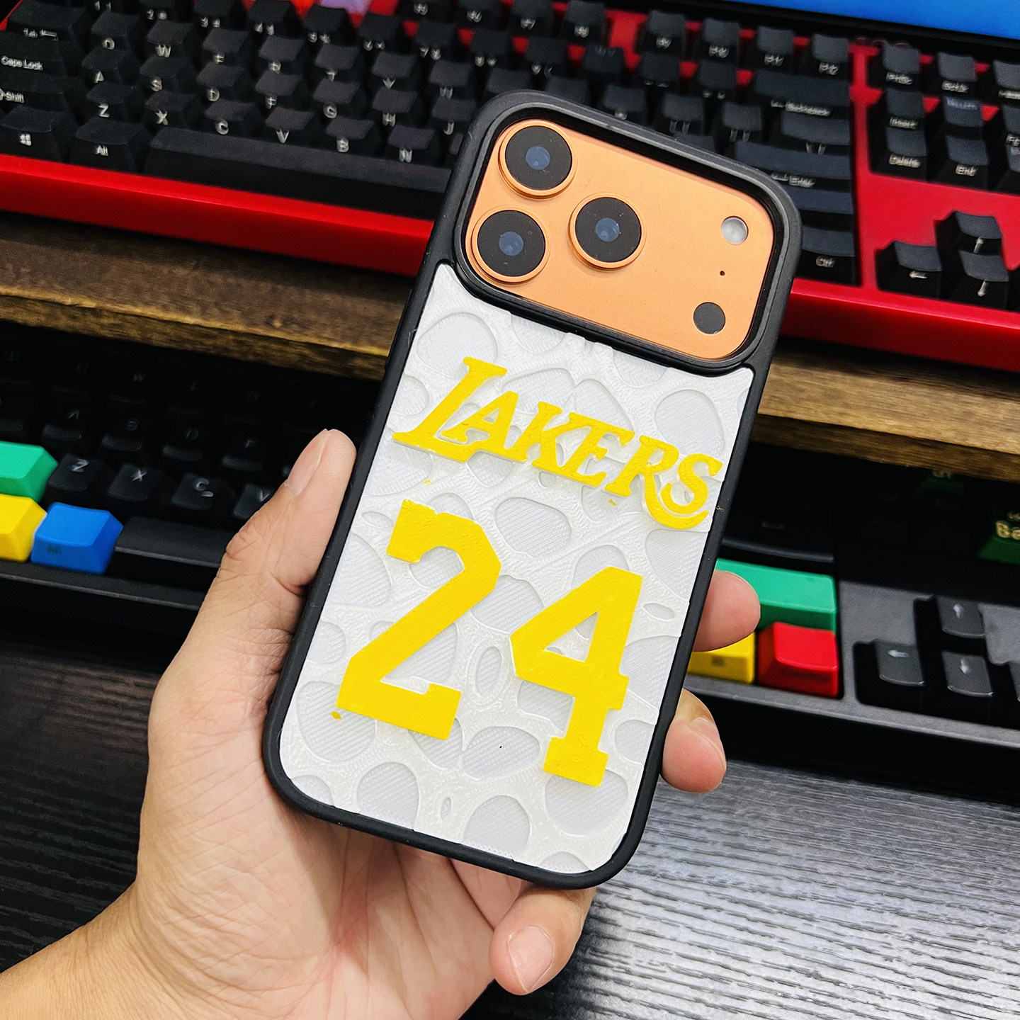 原创24号球衣科比布莱恩特17pro苹果17pro max手机壳个性diy立体浮雕iPhone15/16/17保护套高级感小众17Air男