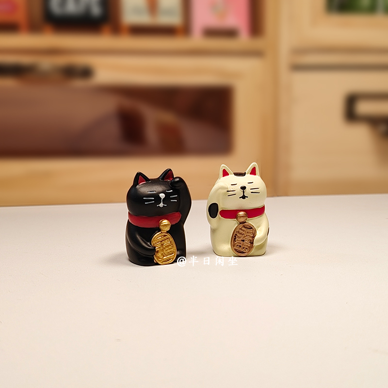 日式金牌招财猫小摆件 ins可爱呆萌树脂桌面小装饰治愈礼物