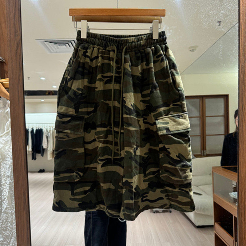 欧洲站2026春季新款时尚松紧腰抽绳阔腿裤女宽松百搭迷彩休闲短裤