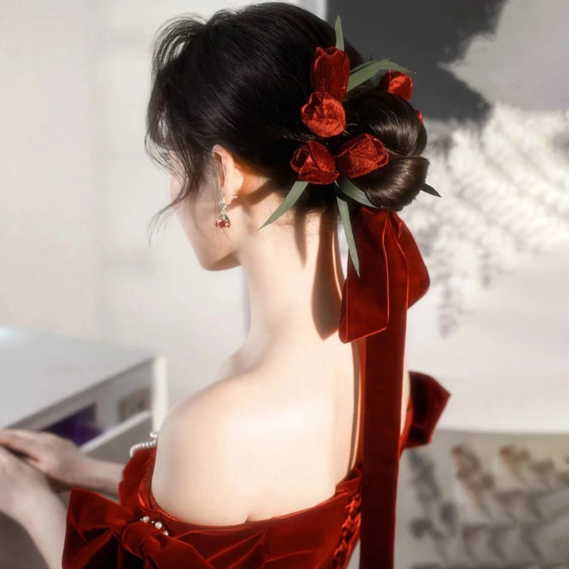新娘2023新款郁金香头饰敬酒服简单大气红色秀禾中式结婚礼服发饰