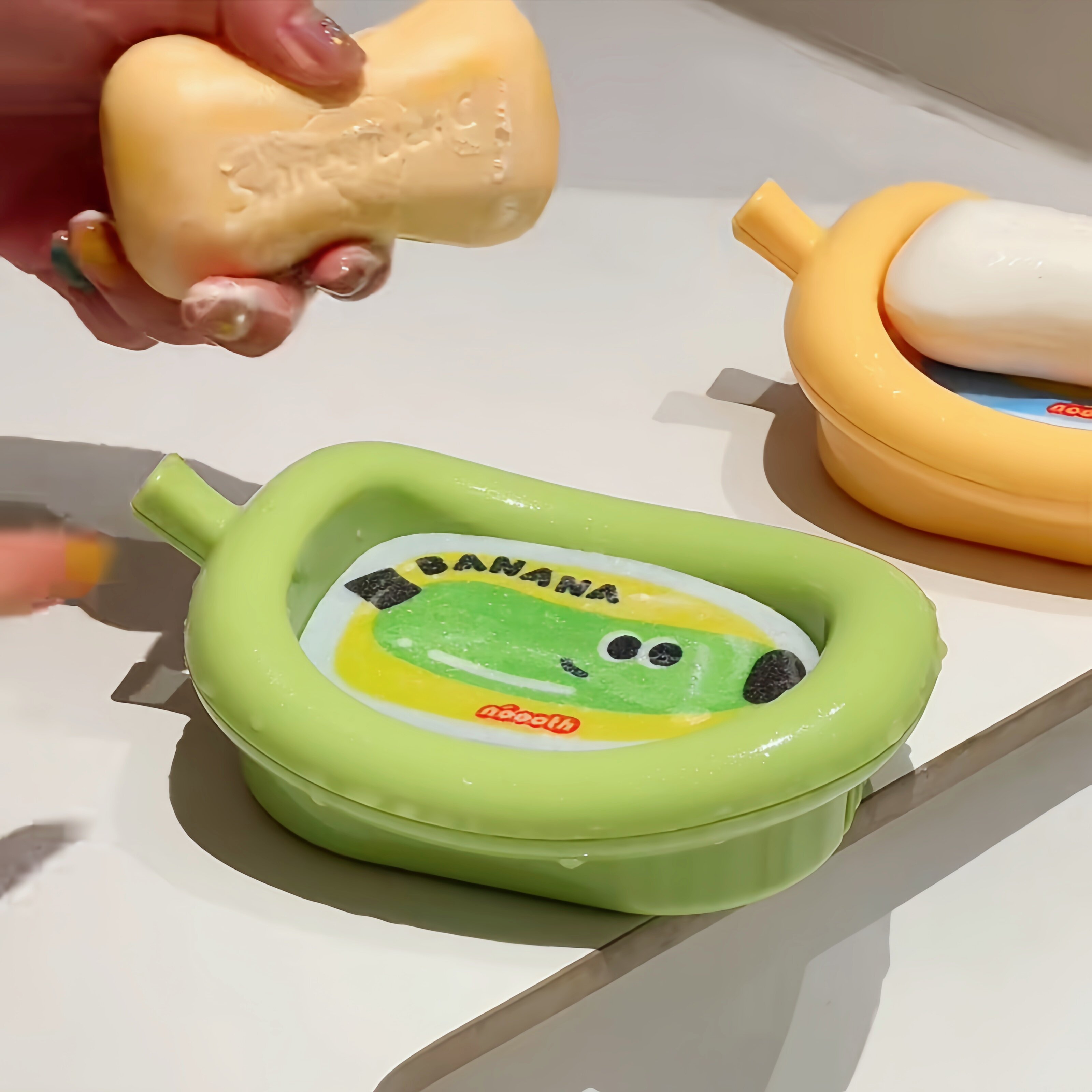 创意卡通香蕉船肥皂盒家用洗手台双层沥水盒自带海绵香皂置物盒