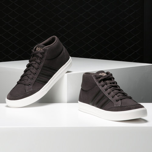 休闲板鞋Adidas/阿迪达斯