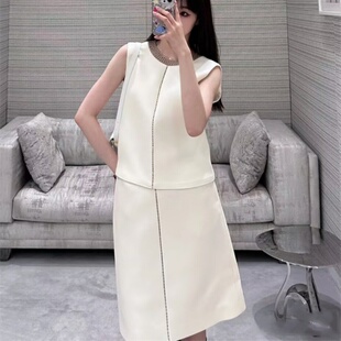 南油高定2025春季时髦贵气丝毛套装女金色项链领圈背心上衣中裙