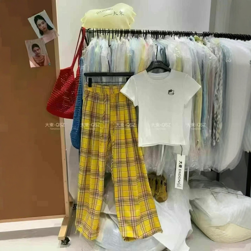 韩版圆领刺绣短袖T恤女