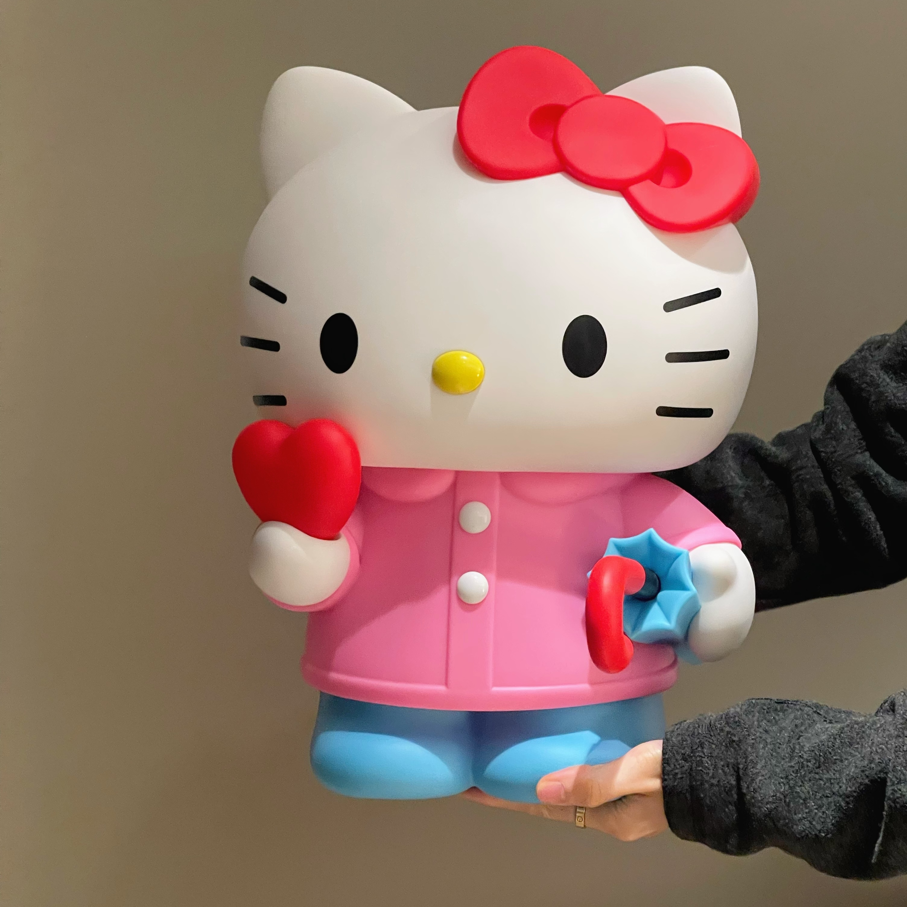超大号hellokitty手办存钱罐