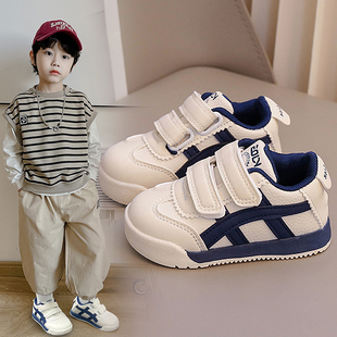 男童鞋子春秋皮面儿童运动鞋男孩跑步鞋轻便软底女童鞋幼儿园童鞋