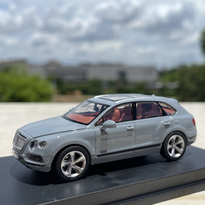1:64宾利添越越野车 合金汽车模型
