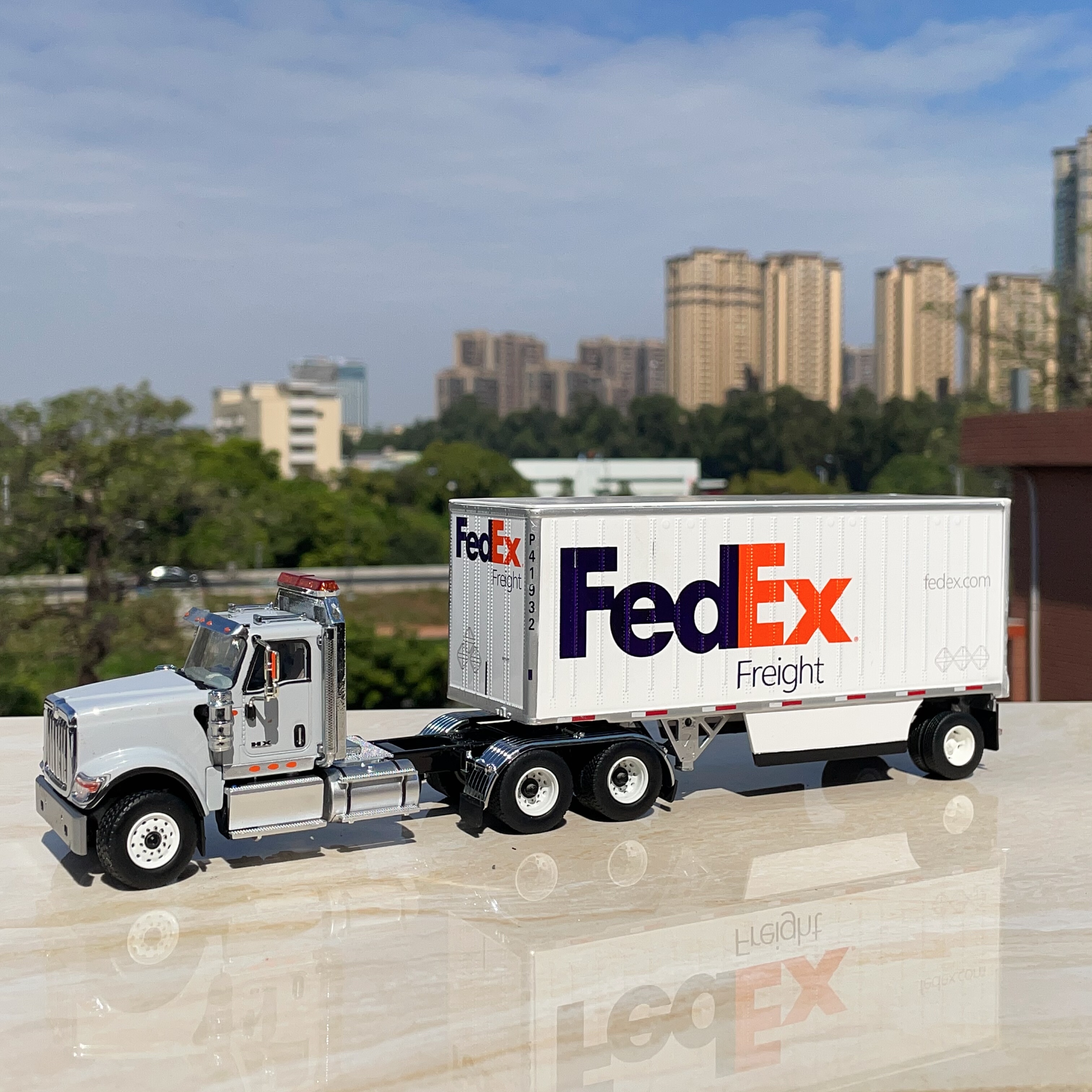 散货1:50万国卡车美式重型牵引车汽车模型