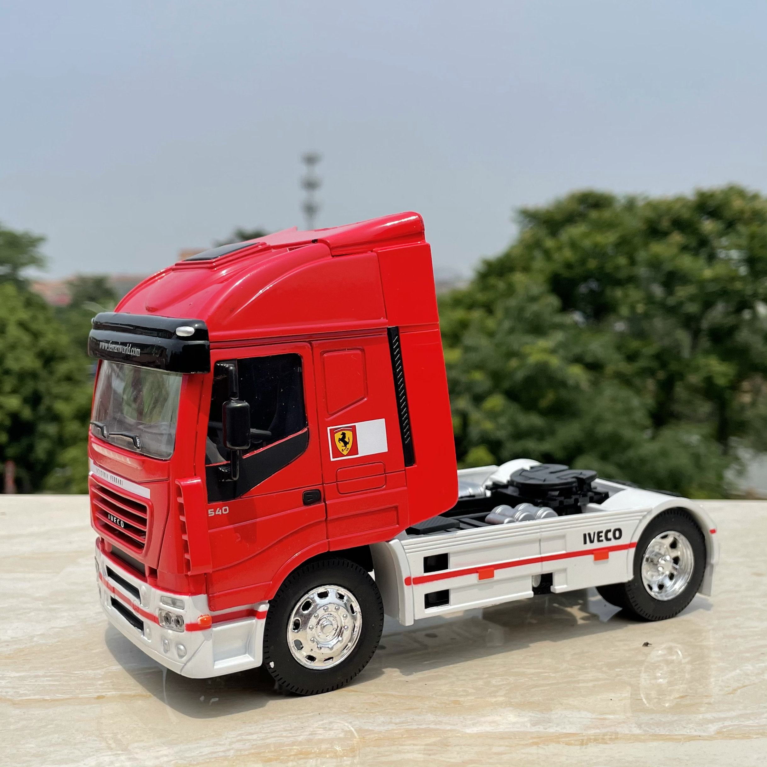 散货1:32依维柯卡车 合金汽车模型图片
