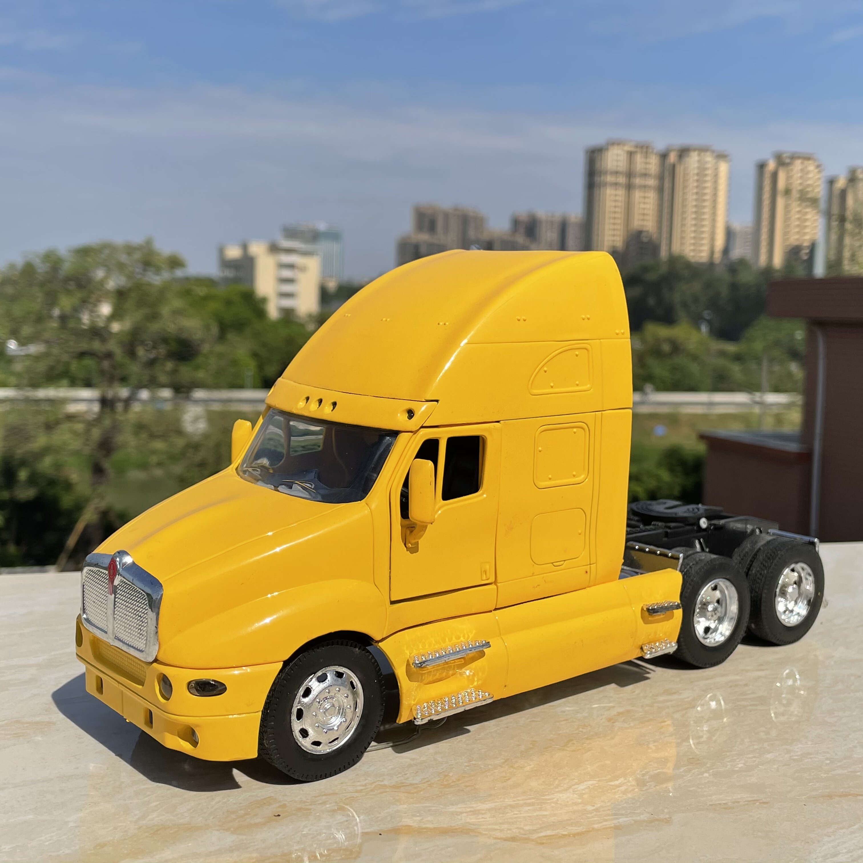 散货1:32美式重卡肯沃斯半挂车合金汽车模型