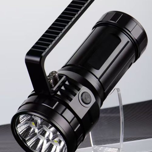 硕丽德主动散热风扇手电筒