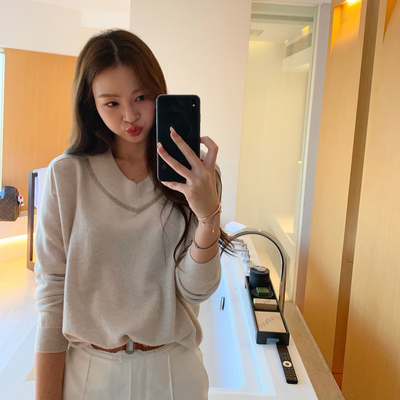 老钱风山羊绒珠链镶嵌V领针织衫