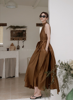 NeedShop12024夏季新款法式高级感缎面气质度假露肩挂脖连衣裙