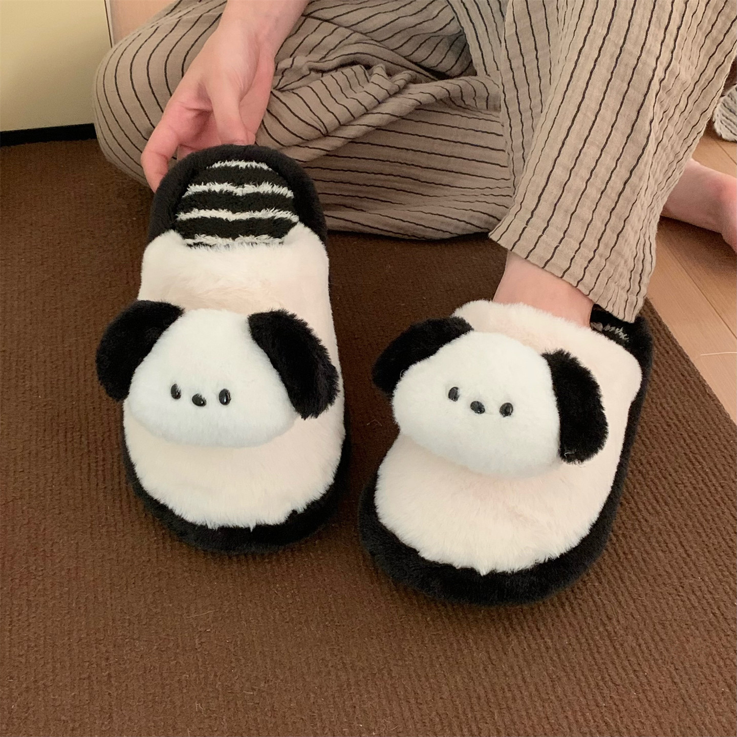 细细条软萌狗狗情侣棉拖鞋