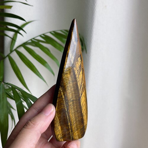 2黄虎眼石火苗摆件123*43*18mm136g