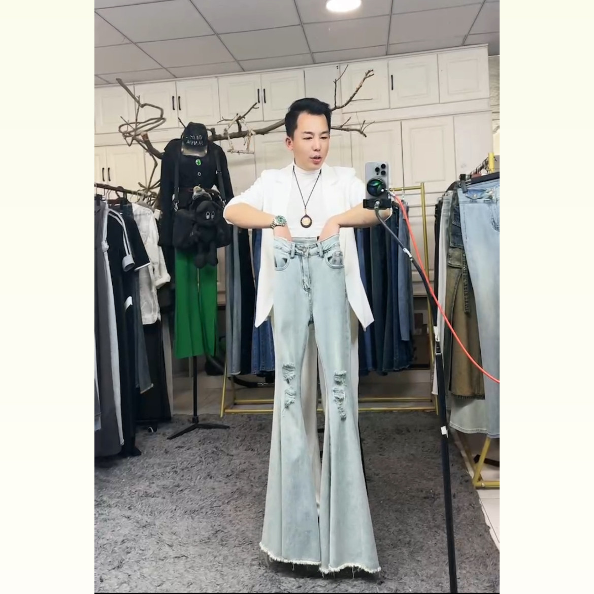 燕龙服饰2036浅色喇叭裤新款高腰拖地设计感微喇牛仔裤女潮