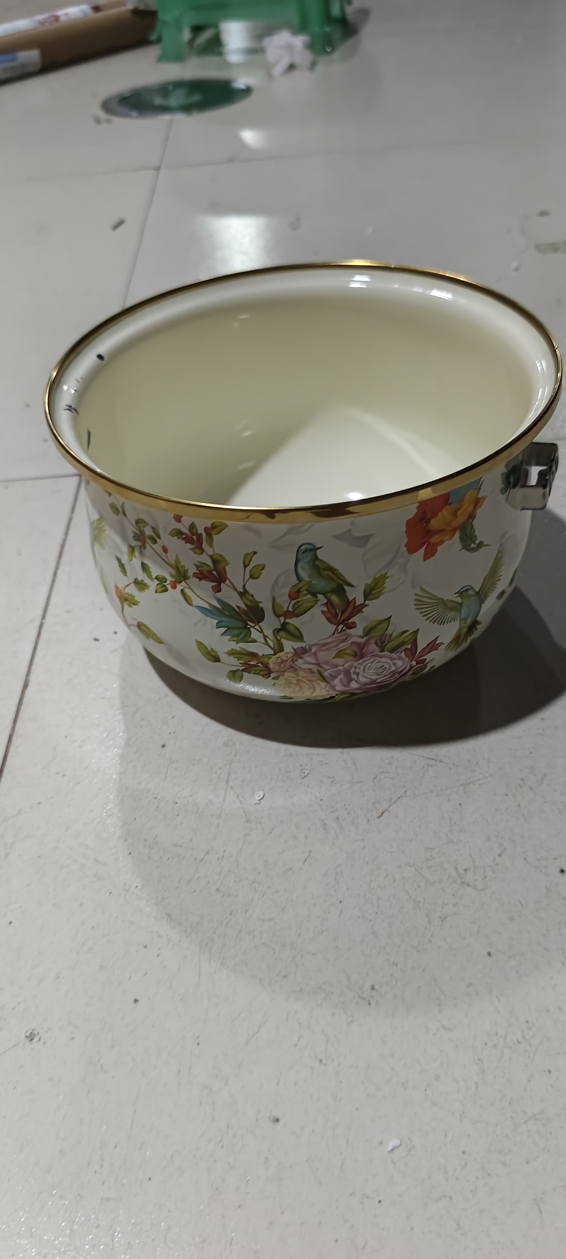 20口径搪瓷锅无盖无把手锅大瑕疵处理颜色花色随机发