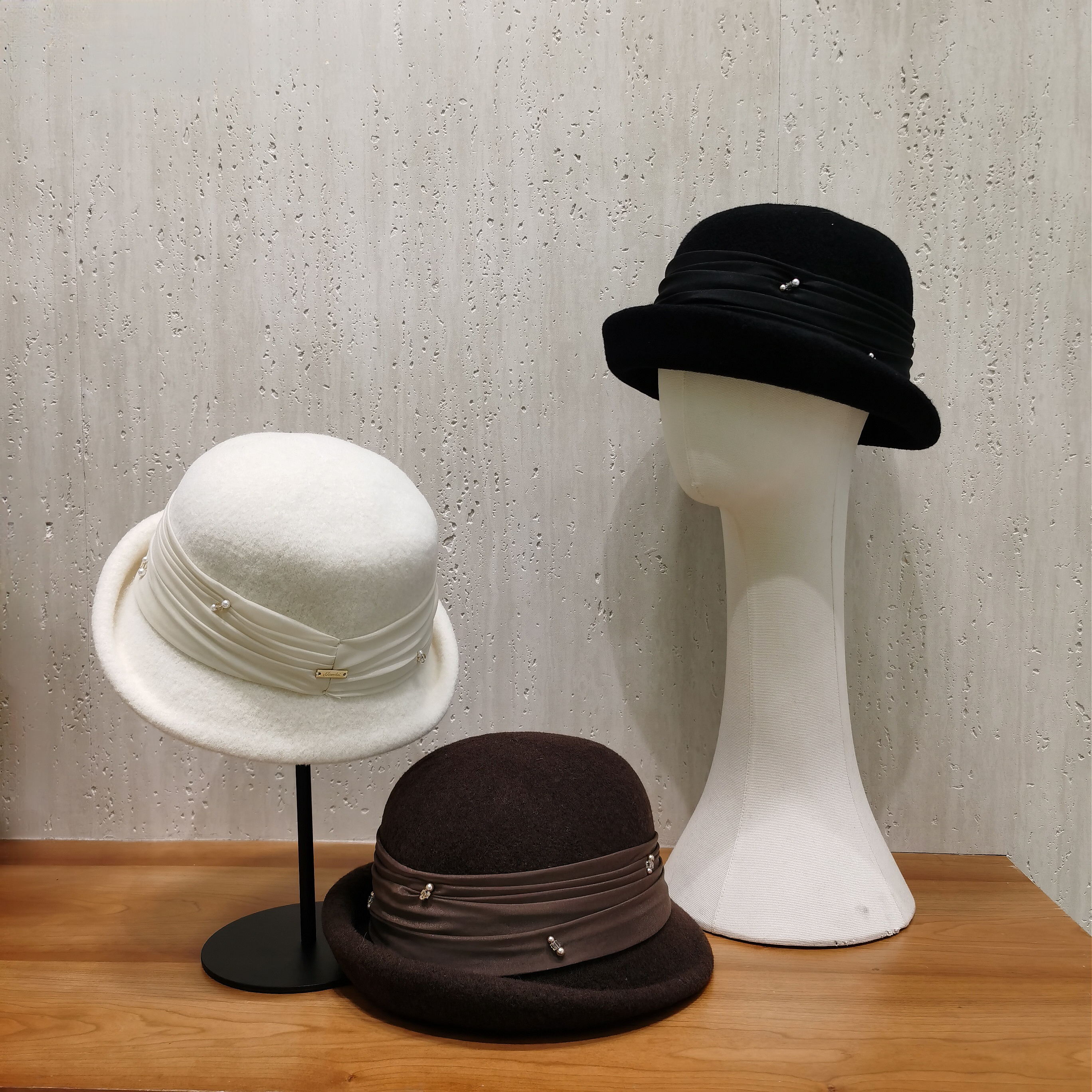 2025新款复古羊毛呢礼帽女秋季商场同款显脸小八角帽画家帽