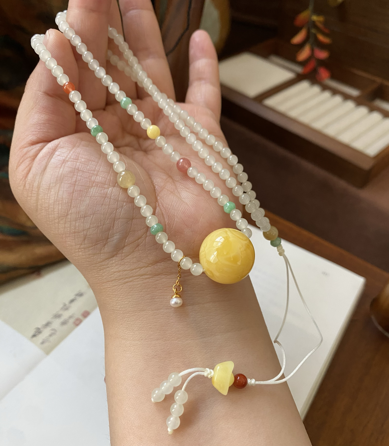 天然蜜蜡鸡油黄转运珠吊坠女锁骨链毛衣链挂件琥珀绿松石项链礼物