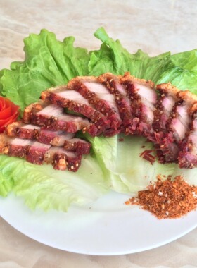 云南特产猪肉干袋装碳烤脆皮烤肉刘立民食品零食野炊好食材