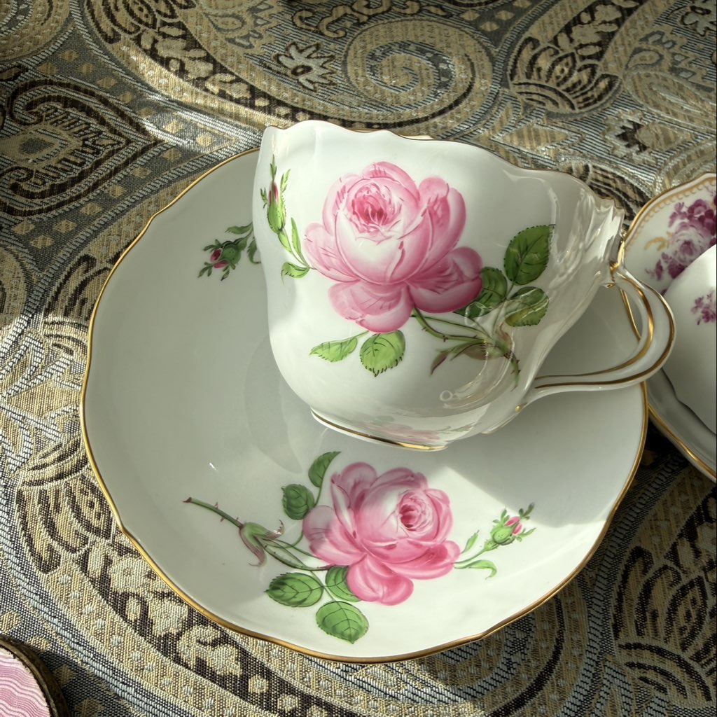 不退不换瑕疵特价Meissen粉玫瑰一等杯掉瓷 二等碟