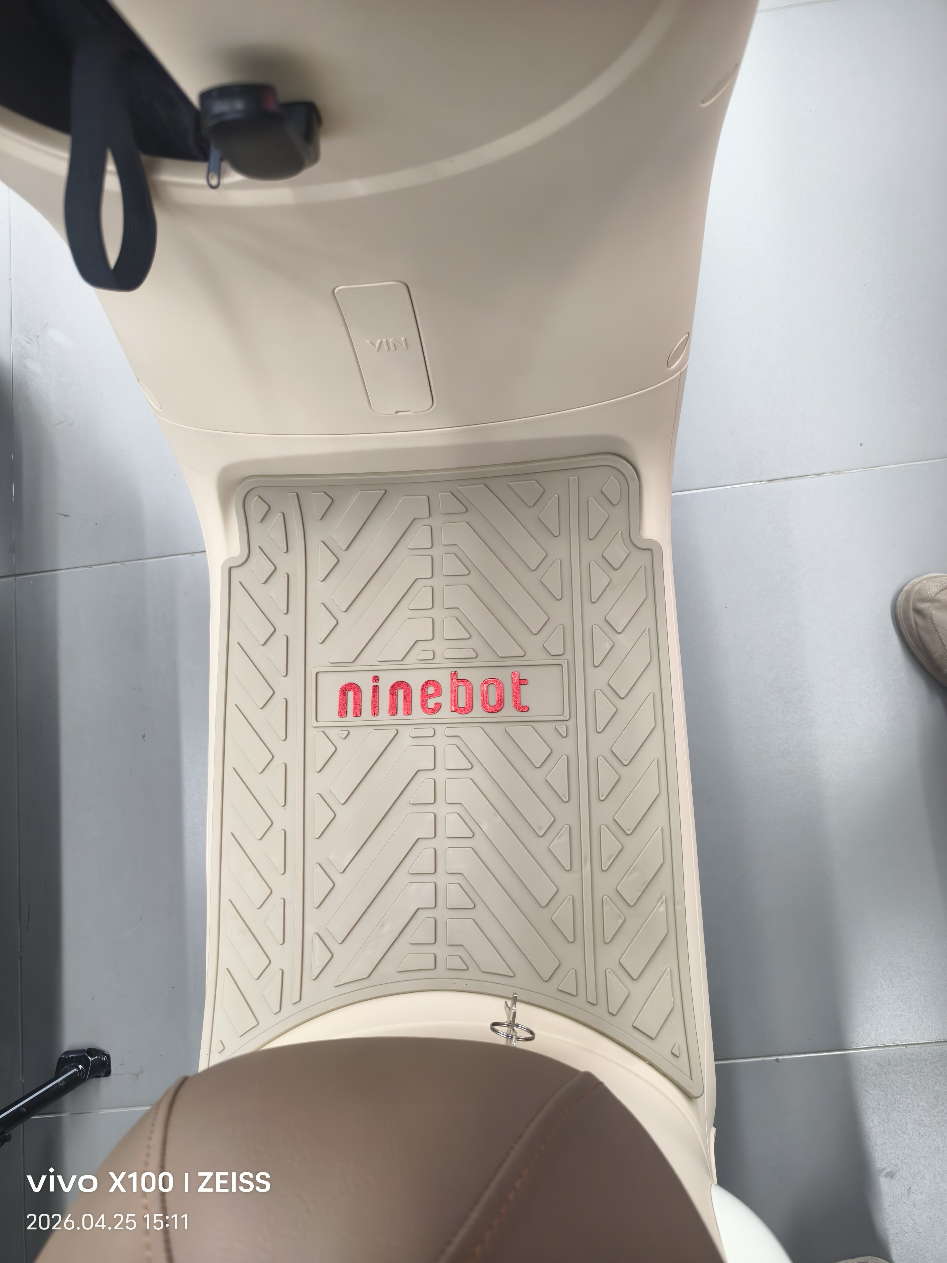 适用Q80C/Q85c/q70c九号脚垫加厚脚垫电瓶车防水橡胶防滑脚踩垫